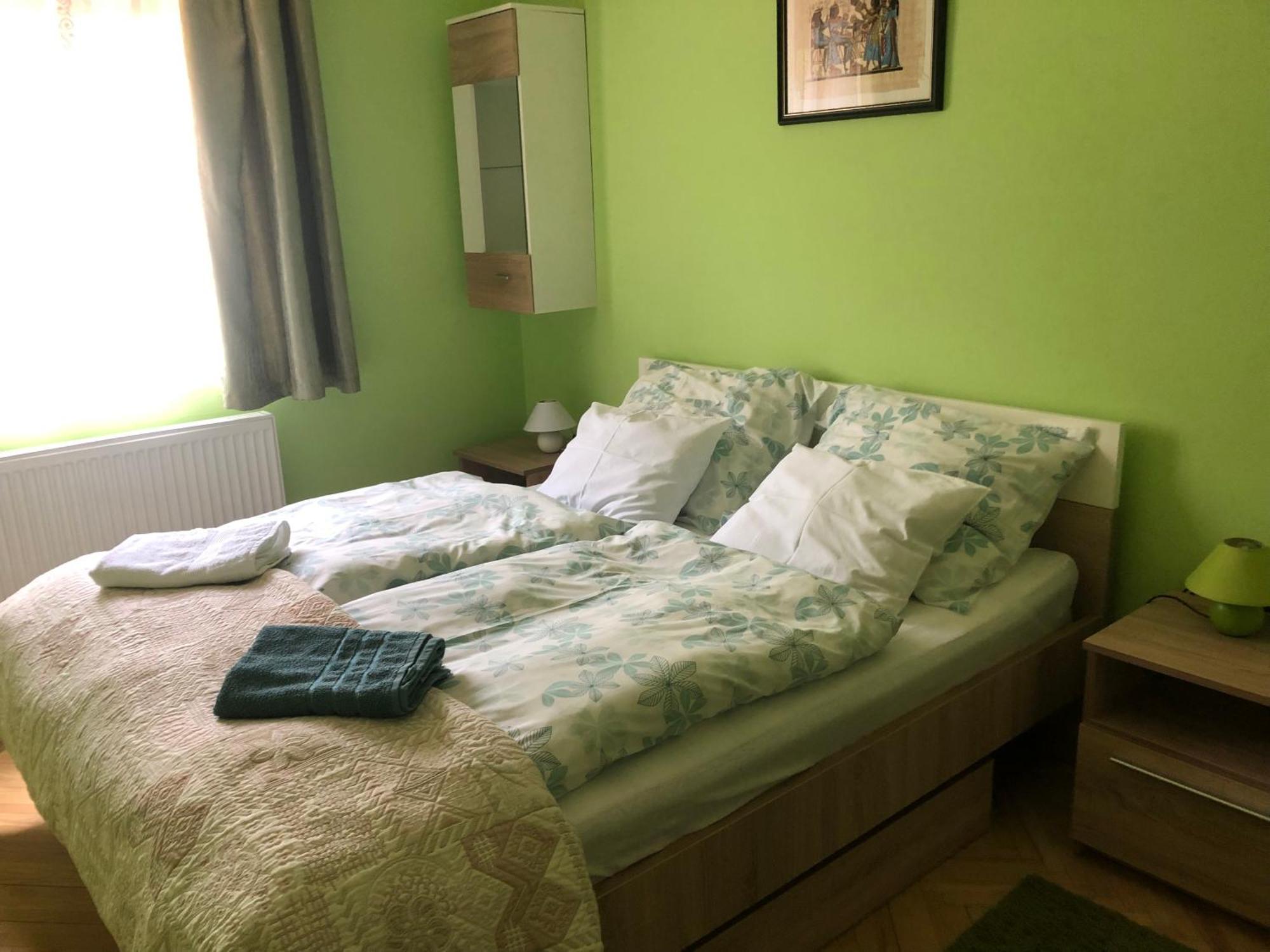 Bakonyi Mamutfenyő Vendégház Tés Esterno foto